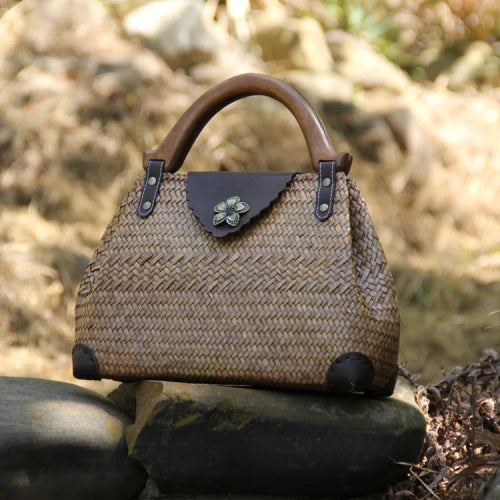 Vintage wooden handle woven handbag weaving straw bag  ladies hand bags