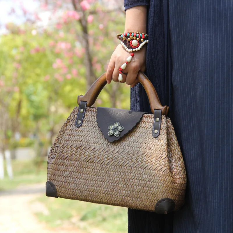 Vintage wooden handle woven handbag weaving straw bag  ladies hand bags