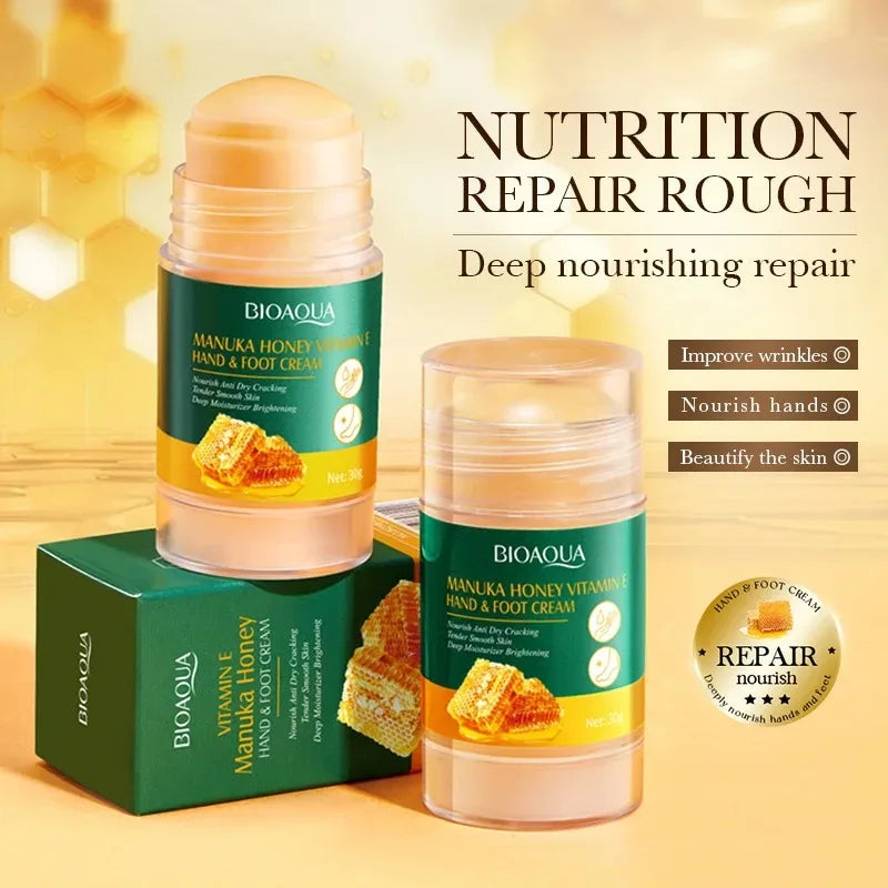 30g of Hand and Foot Cream Can Deeply Nourish Dry and Cracked Skin on Hands and Feet, Effectively Relieving Issues Such as Dryness, Chapping, and Peeling, and Restoring the Skin's Softness and Moisture