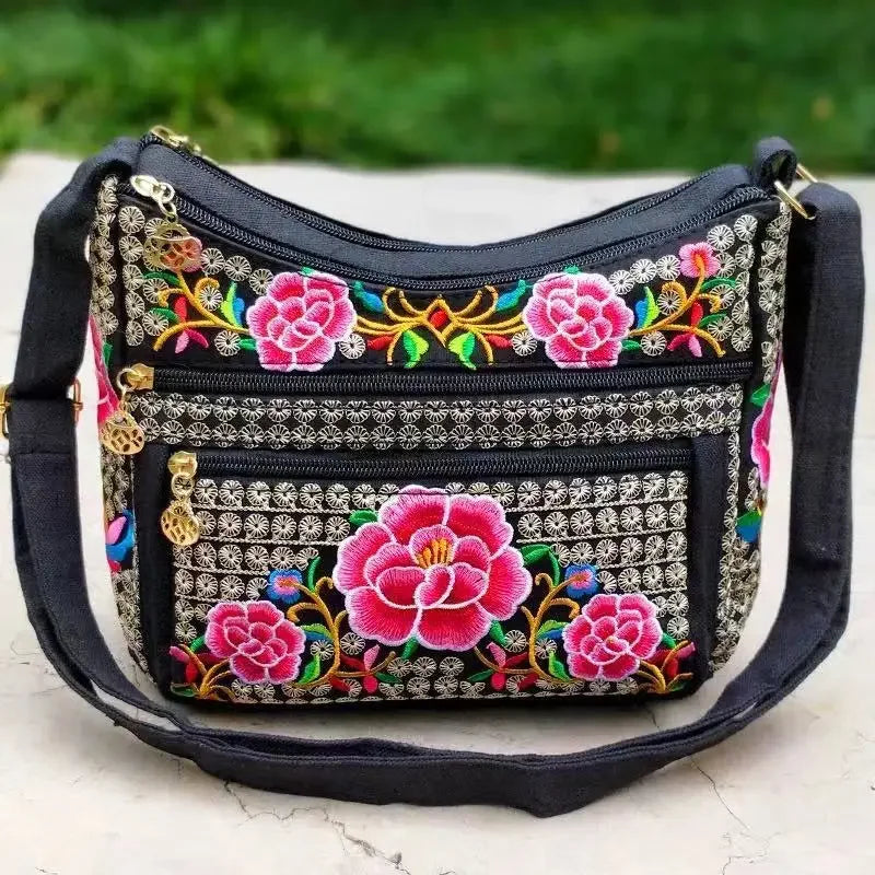 Yunnan Ethnic Style Bag Embroidered Women's Shoulder Bag Fully Embroidered Crossbody Bags for Women Ladies Hand Bags