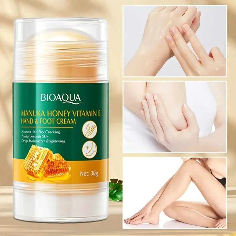 30g of Hand and Foot Cream Can Deeply Nourish Dry and Cracked Skin on Hands and Feet, Effectively Relieving Issues Such as Dryness, Chapping, and Peeling, and Restoring the Skin's Softness and Moisture
