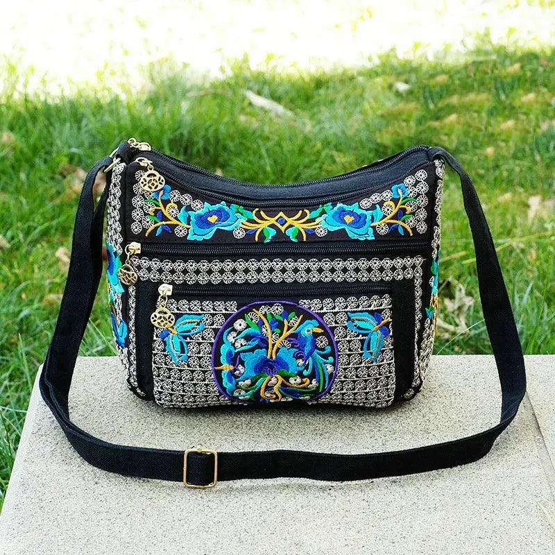 Yunnan Ethnic Style Bag Embroidered Women's Shoulder Bag Fully Embroidered Crossbody Bags for Women Ladies Hand Bags