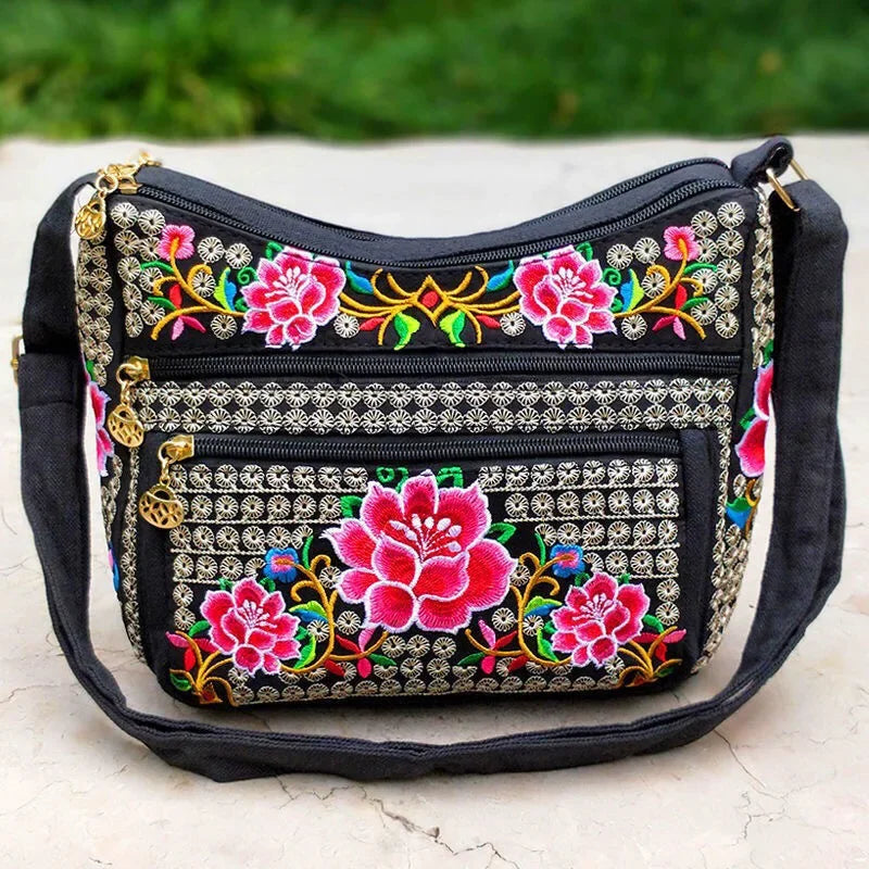 Yunnan Ethnic Style Bag Embroidered Women's Shoulder Bag Fully Embroidered Crossbody Bags for Women Ladies Hand Bags